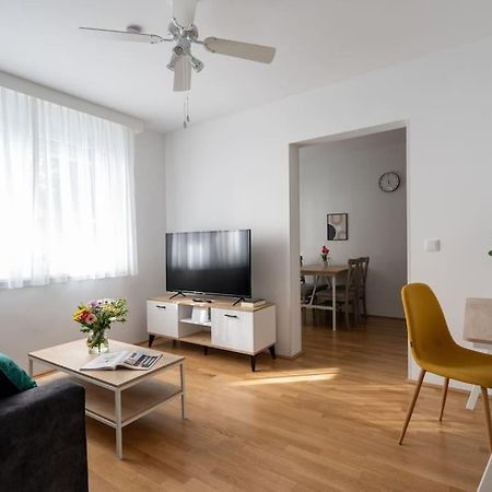 וינה 1Br Haven With Swift City Access By Hm מראה חיצוני תמונה