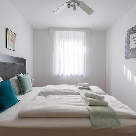 וינה 1Br Haven With Swift City Access By Hm מראה חיצוני תמונה