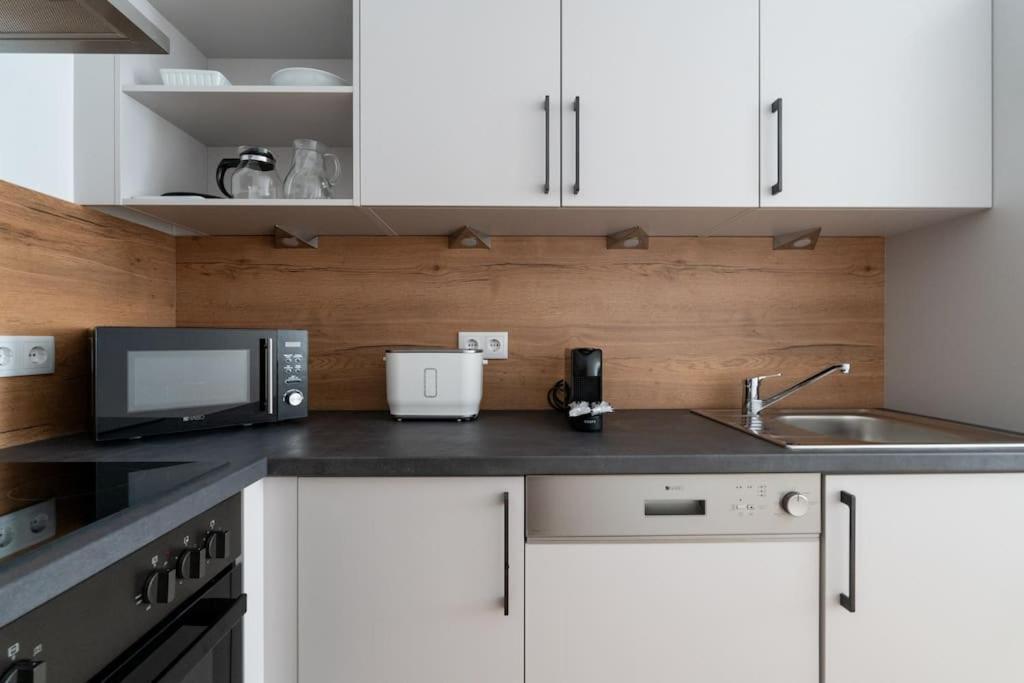 וינה 1Br Haven With Swift City Access By Hm מראה חיצוני תמונה