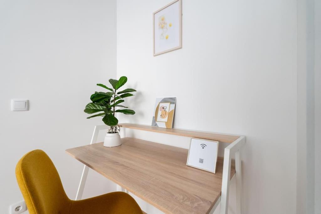 וינה 1Br Haven With Swift City Access By Hm מראה חיצוני תמונה