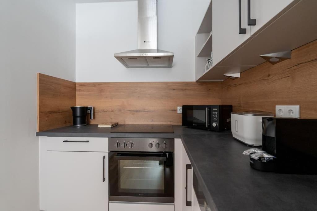 וינה 1Br Haven With Swift City Access By Hm מראה חיצוני תמונה